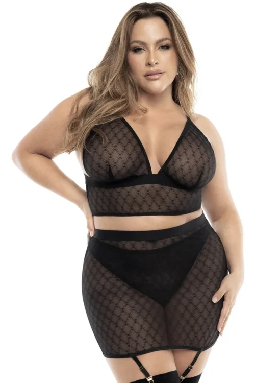 lingerie grande taille résille noire glamour soutiengorge triangle bretelles réglables string assorti jupe portejarretelles semi transparente motif géométrique maintien optimal