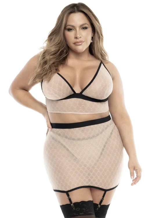 lingerie grande taille glamour résille chair noire soutien gorge string jupe porte jarretelles triangle réglable maintien confortable extensible sexy raffiné
