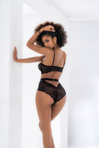 Tiana Floral Dentelle Teddy – Body en Dentelle Raffinée et Ajustable – Image 2