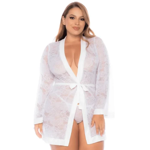 Peignoir grande taille dentelle blanche élégante mariée romantique transparent florale coupe fluide manches longues ceinture nouée silhouette valorisée tissus doux