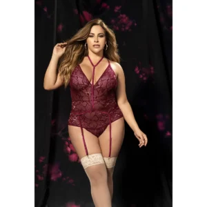 Body bordeaux en dentelle florale, vue de face, harnais fin, bretelles réglables, jarretelles assorties, bas beige.