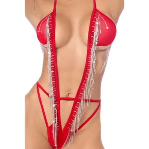 Body rouge plongeant vue de face, fines bretelles, franges strass scintillantes, tissu élastique lisse.