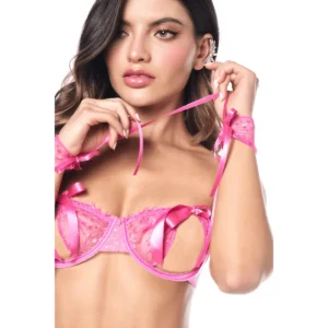 Soutien-gorge ouvert rose fuchsia en dentelle, vue de face, nœuds satin, poignets assortis avec rubans.