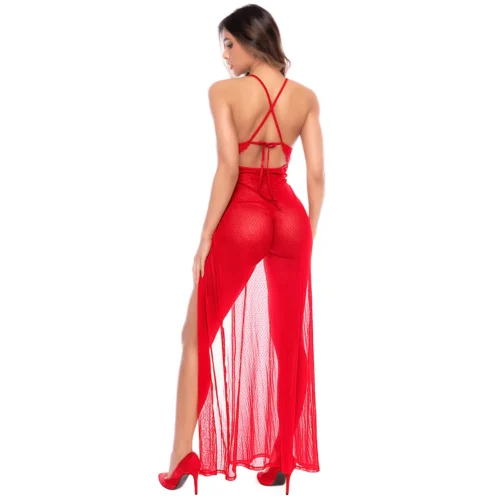 Robe longue rouge transparente vue de dos, fines bretelles croisées, dentelle florale, fente latérale, talons rouges.